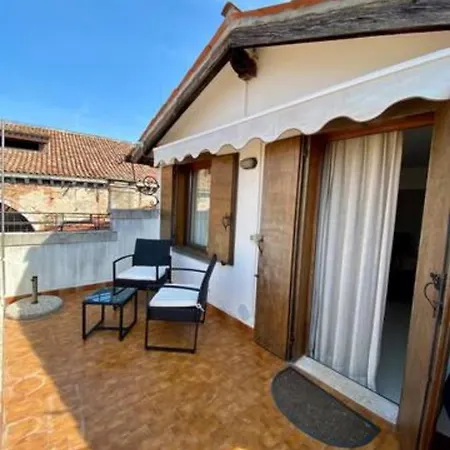 Ca' Silvestro Penthouse With Private Rooftop شقة